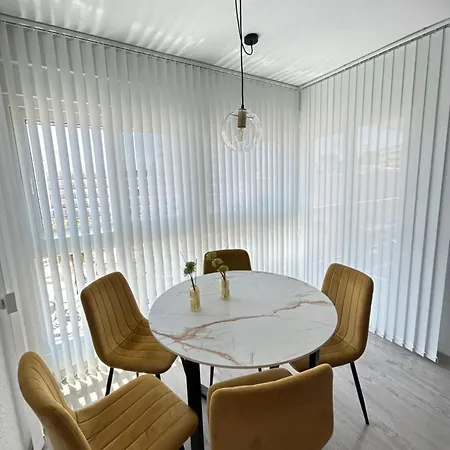 Apartment Diana - Terrace And Pool - 80m From The *