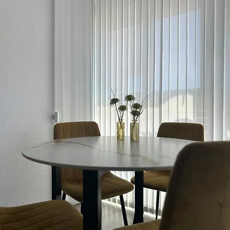 Apartment Diana - Terrace And Pool - 80m From The